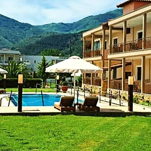 Διαμέρισμα Plakoudis, Σταυρός