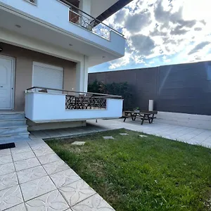 Ξενοδοχείο με διαμερίσματα Soso &, Σταυρός